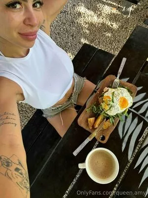 Queen.amy #Pw8r4NrwzM