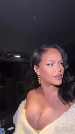 Rihanna Onlyfans Leaked Nude Image #4IPjMgJFRT