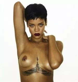 Rihanna Onlyfans Leaked Nude Image #6pyjudLsnr