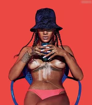 Rihanna Onlyfans Leaked Nude Image #B25fHnzI1i