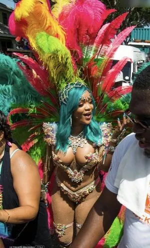 Rihanna Onlyfans Leaked Nude Image #B6RGPYxIVG