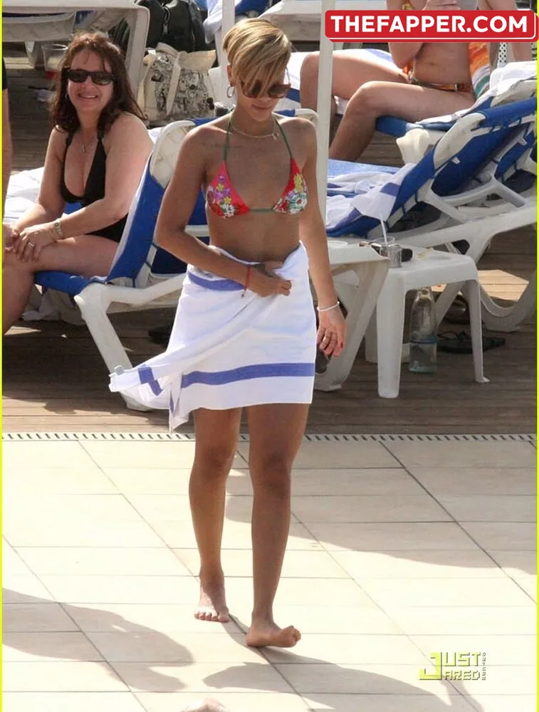 Rihanna  Onlyfans Leaked Nude Image #BEEhOmntiU