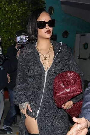 Rihanna Onlyfans Leaked Nude Image #FSba6NZcZF