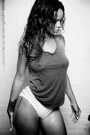 Rihanna Onlyfans Leaked Nude Image #JhJHDxIbDj