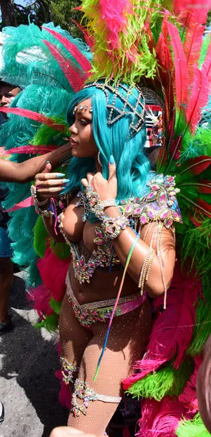Rihanna Onlyfans Leaked Nude Image #M4bcT7HrPC