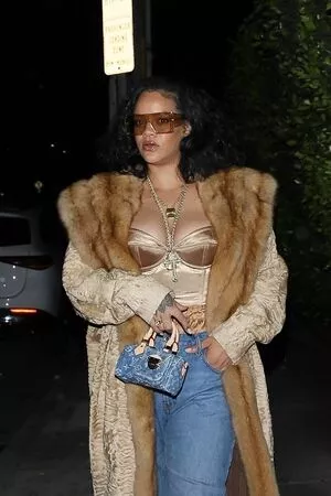 Rihanna Onlyfans Leaked Nude Image #RuLwCzsLK8