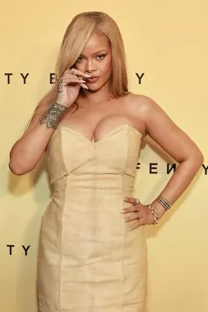 Rihanna Onlyfans Leaked Nude Image #T8hVve896m