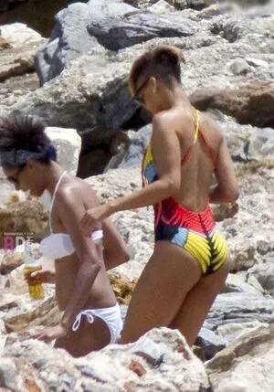 Rihanna Onlyfans Leaked Nude Image #VOATfoh15s