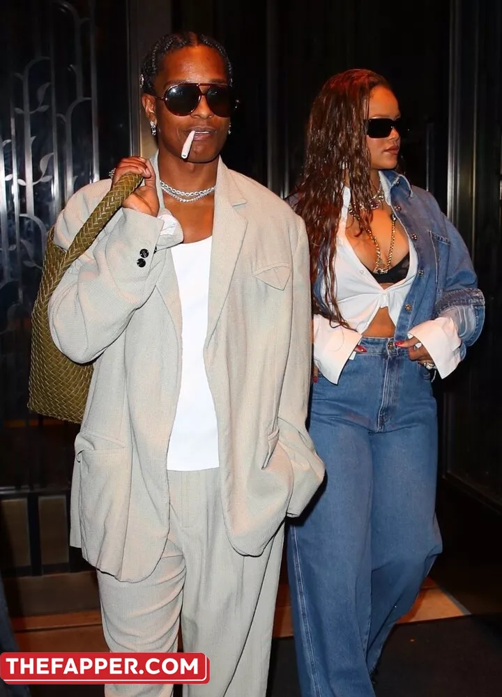 Rihanna  Onlyfans Leaked Nude Image #ZfKRxmgq31