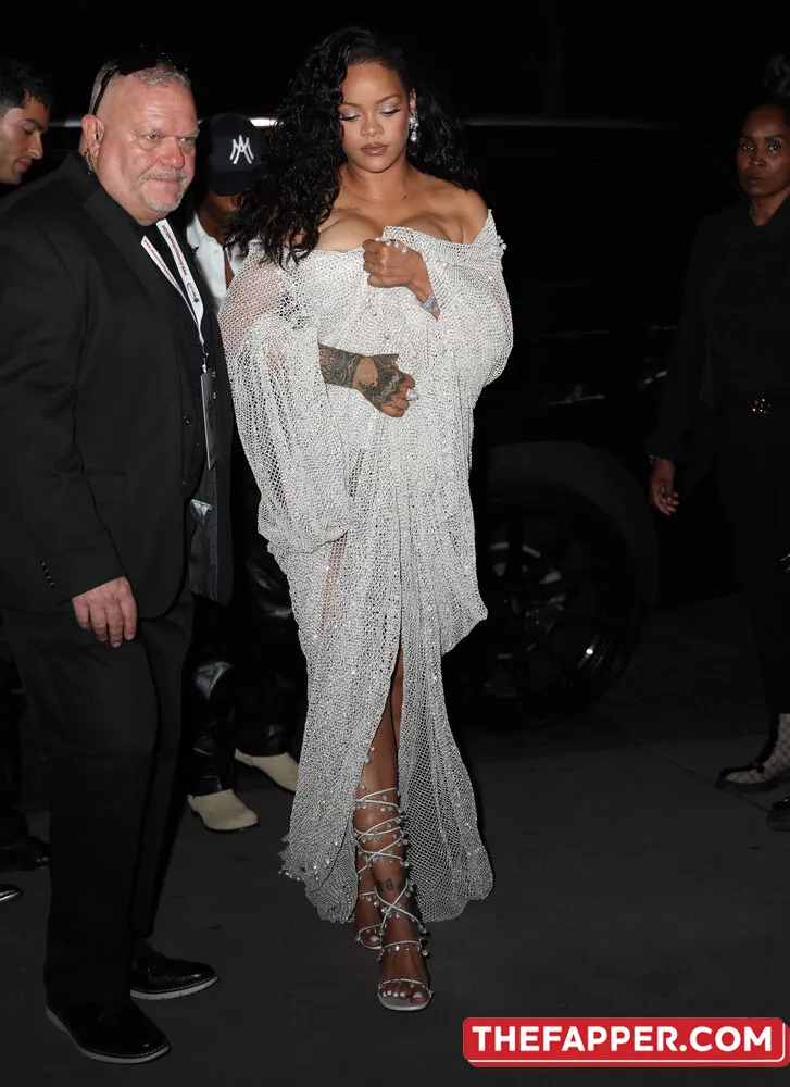 Rihanna  Onlyfans Leaked Nude Image #brJdbXbeae