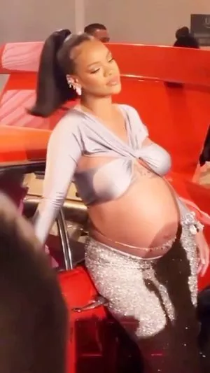 Rihanna Onlyfans Leaked Nude Image #fxb65Xi0aY