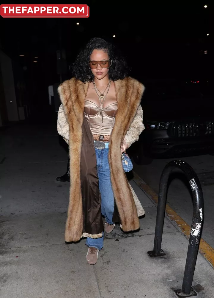 Rihanna  Onlyfans Leaked Nude Image #j8MpHmoGIX