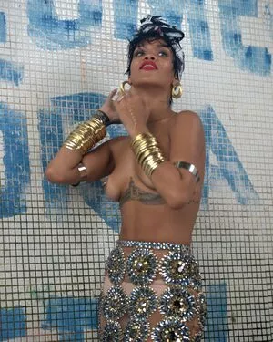 Rihanna Onlyfans Leaked Nude Image #kwxeWjgYvi