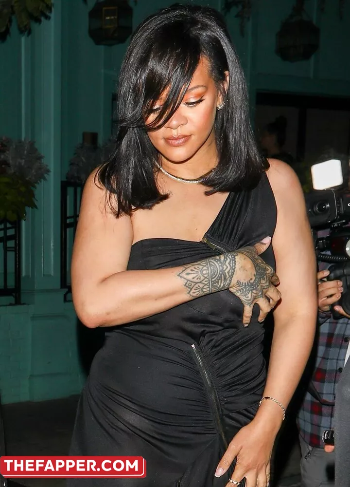 Rihanna  Onlyfans Leaked Nude Image #lLEyB4Mep9