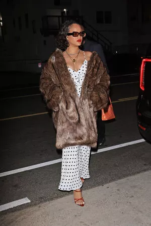 Rihanna Onlyfans Leaked Nude Image #lPzuaMoVVb