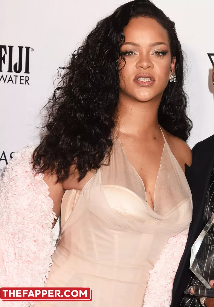 Rihanna  Onlyfans Leaked Nude Image #m8jTNVxTan