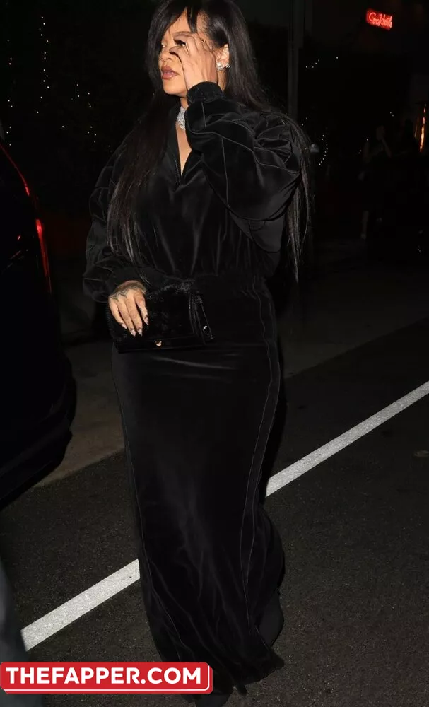 Rihanna  Onlyfans Leaked Nude Image #mBBiIEYGL1
