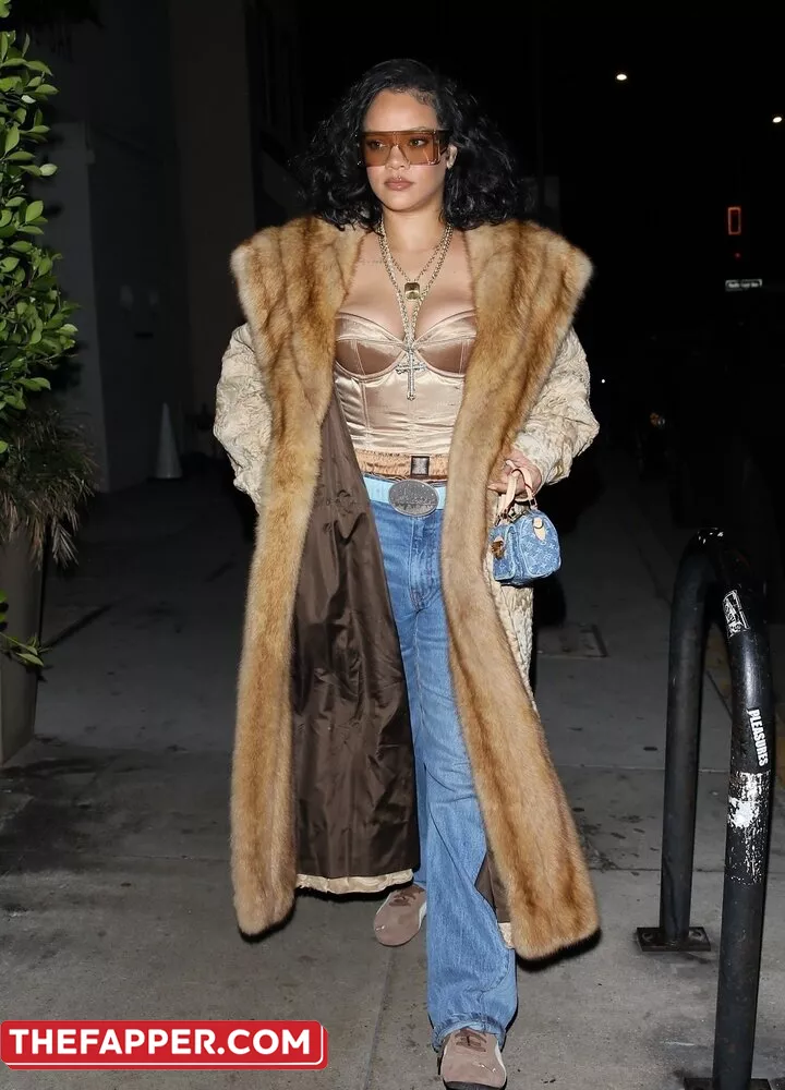 Rihanna  Onlyfans Leaked Nude Image #mWsIGnYOnx