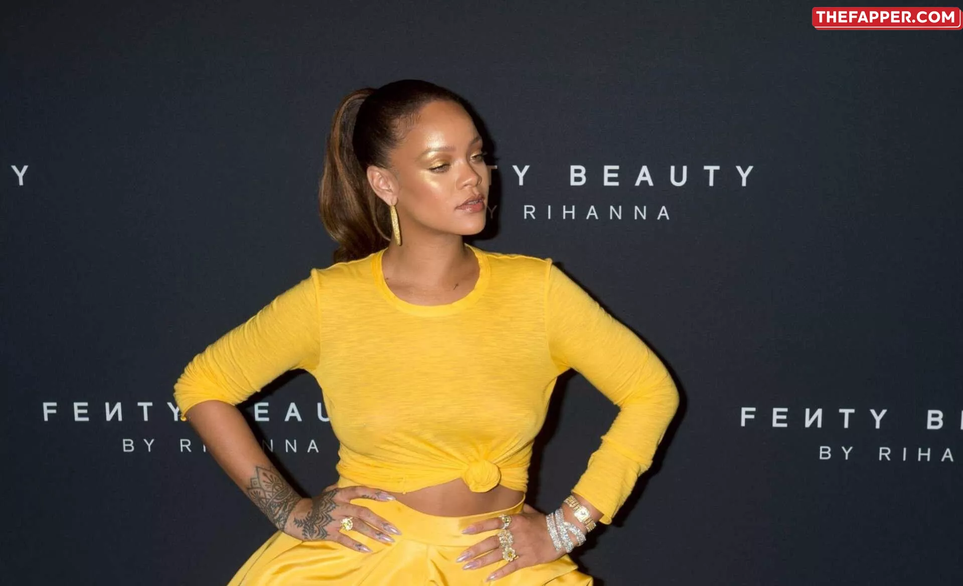 Rihanna  Onlyfans Leaked Nude Image #mgdbLjhWNX