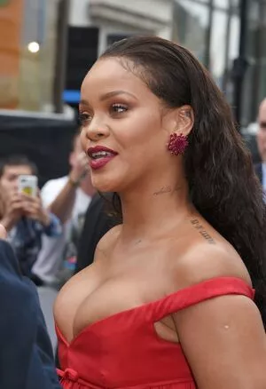 Rihanna Onlyfans Leaked Nude Image #noZNaeW6au