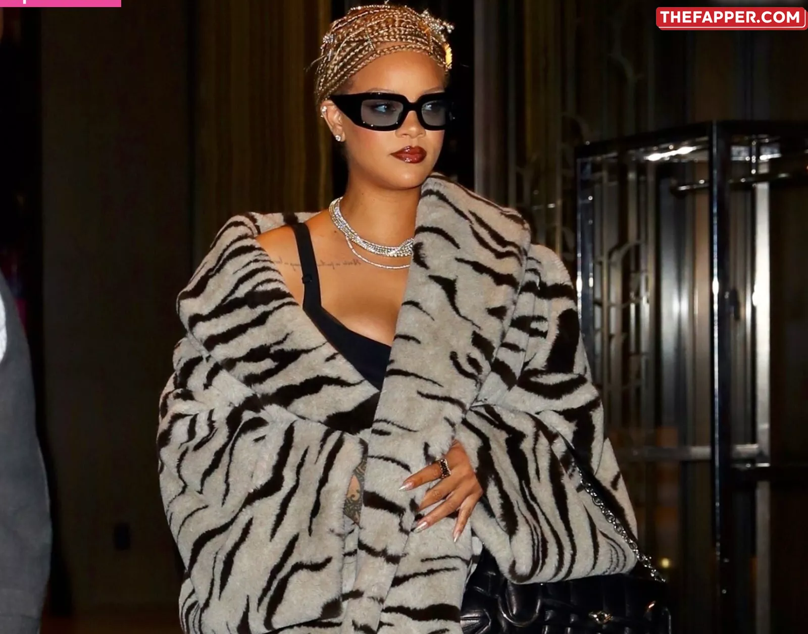 Rihanna  Onlyfans Leaked Nude Image #rN6A0A68Zs
