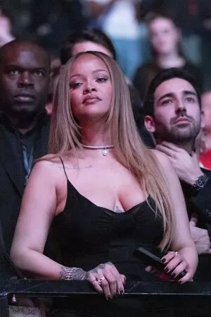 Rihanna Onlyfans Leaked Nude Image #sMZbHLoFVT