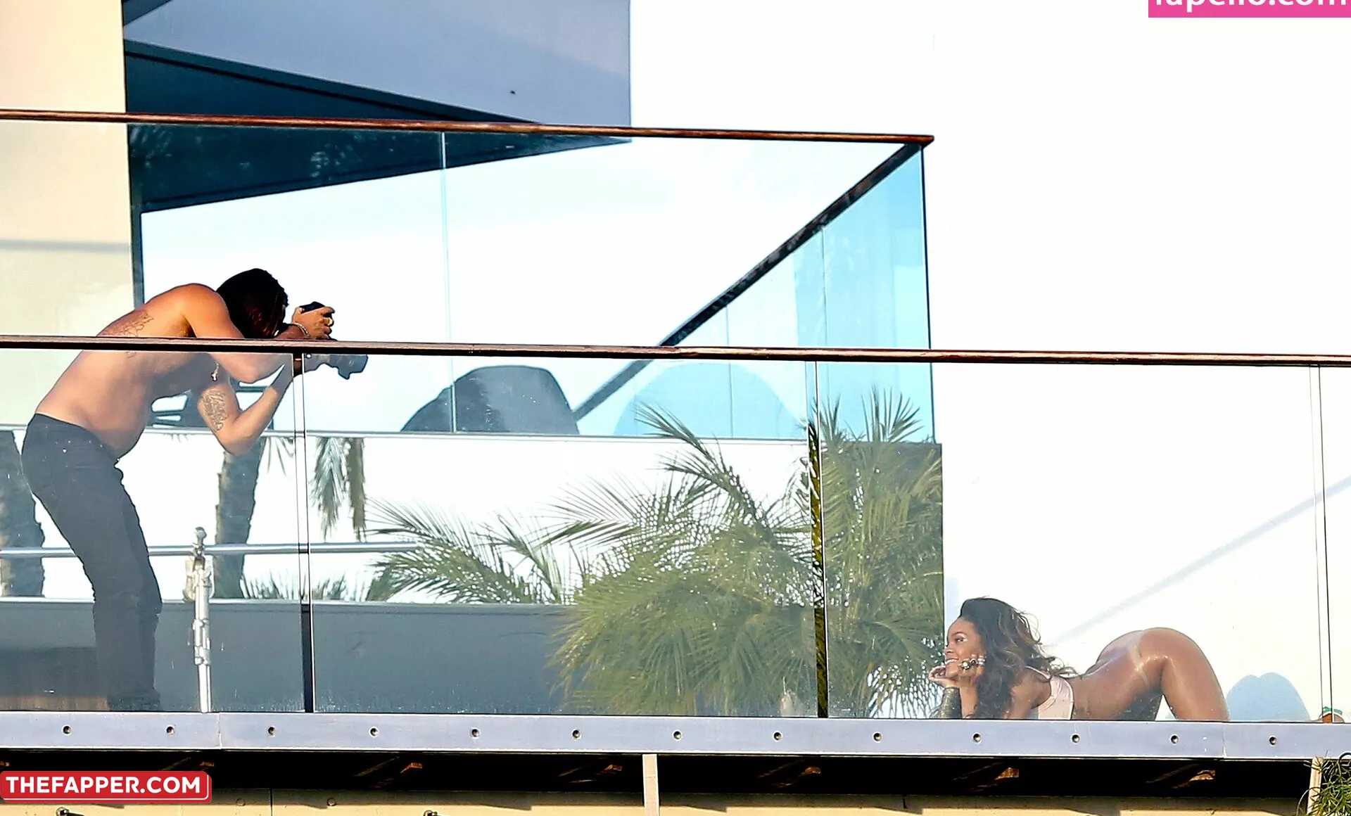Rihanna  Onlyfans Leaked Nude Image #tV07TUVfcI