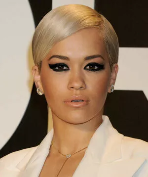 Rita Ora #8NxwMP09BI