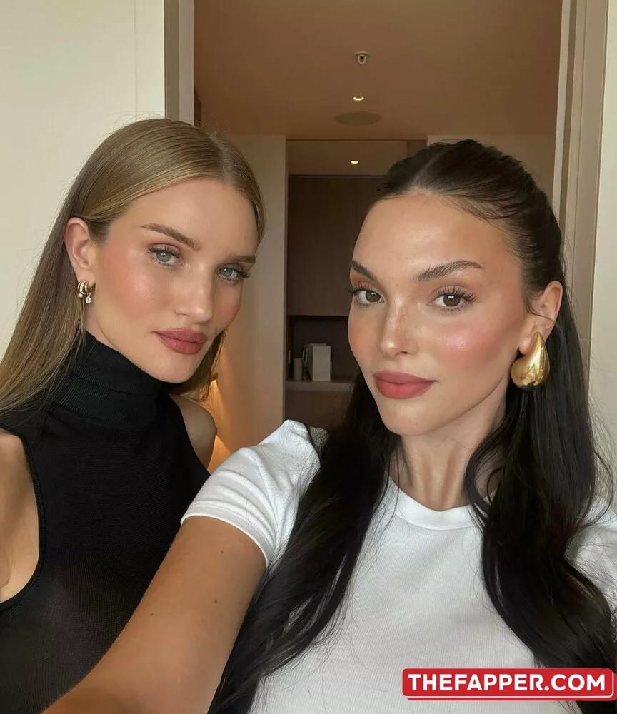 Rosie Huntington Whiteley  Onlyfans Leaked Nude Image #4DN6TnIIXO