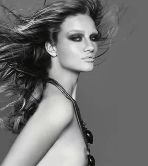 Rosie Huntington Whiteley #BBlJjbu0Qh