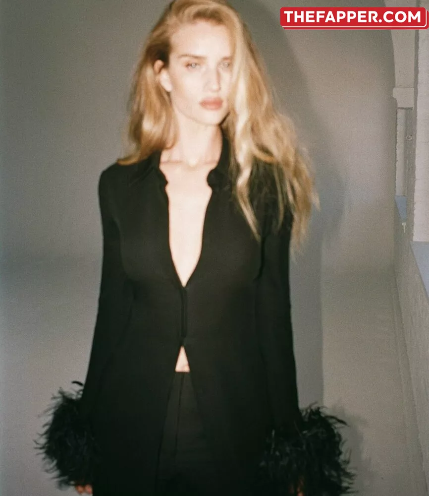 Rosie Huntington Whiteley  Onlyfans Leaked Nude Image #Ma015A05UX