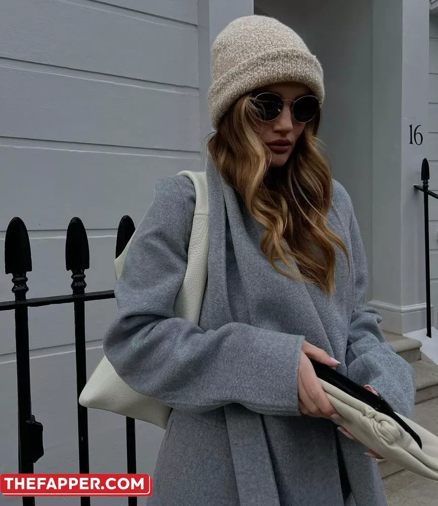 Rosie Huntington Whiteley  Onlyfans Leaked Nude Image #PLvkq6FV18