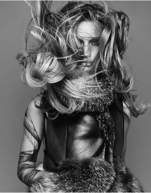 Rosie Huntington Whiteley #YTP1dKq7kA