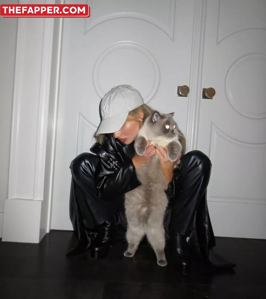 Sabrina Carpenter  Onlyfans Leaked Nude Image #Llyr6f3fTP