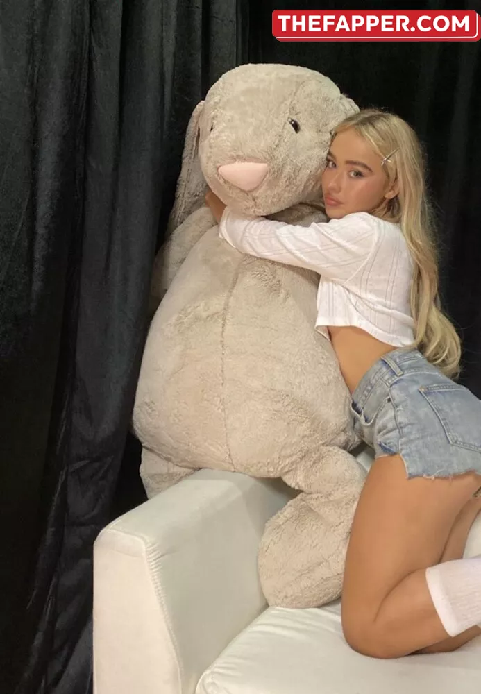 Sabrina Carpenter  Onlyfans Leaked Nude Image #SBjZvNY05H