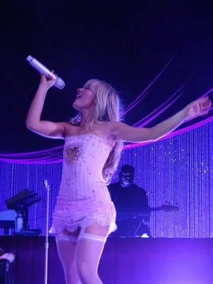 Sabrina Carpenter Onlyfans Leaked Nude Image #h4LroqDoNN