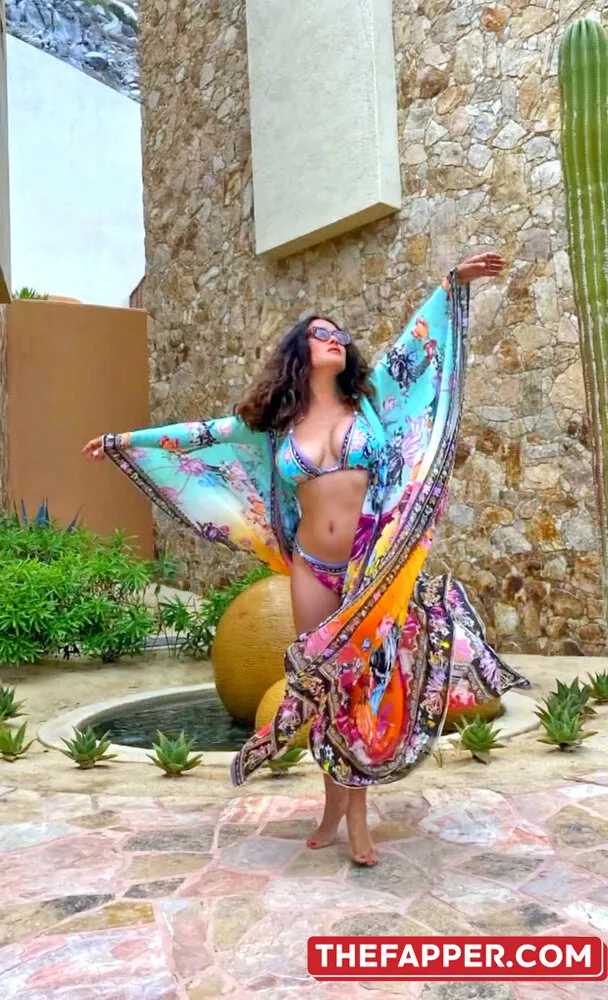 Salma Hayek  Onlyfans Leaked Nude Image #YHTMlr7Xo9