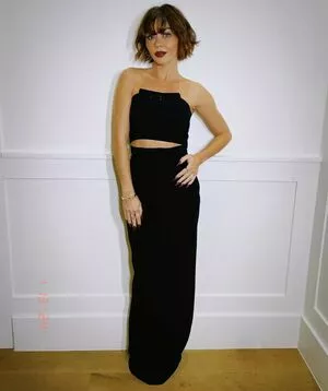 Sarah Hyland #lnbB9pWkXb