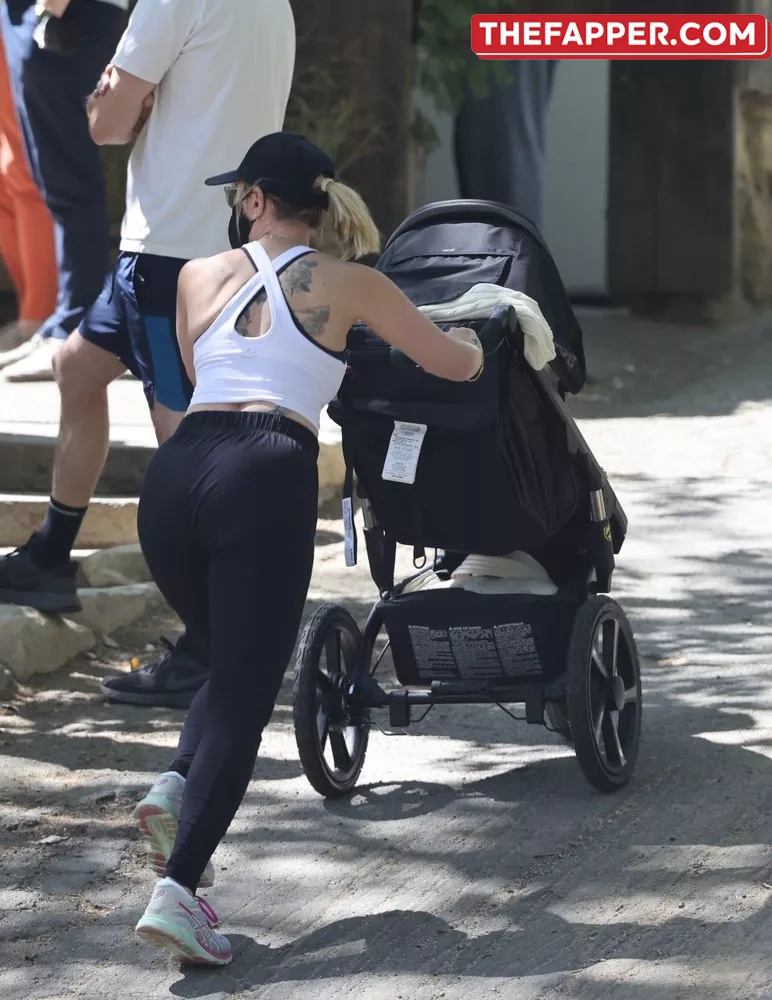 Scarlett Johansson  Onlyfans Leaked Nude Image #MofAclMv6a