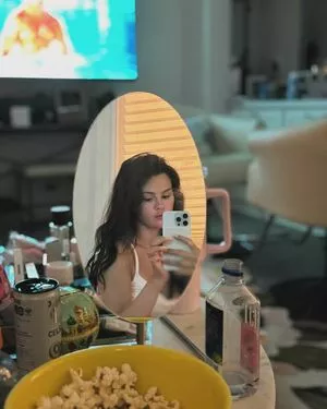 Selena Gomez Onlyfans Leaked Nude Image #zE9vajddLa