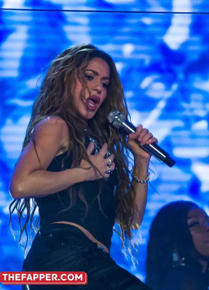Shakira  Onlyfans Leaked Nude Image #7zB3uAW196