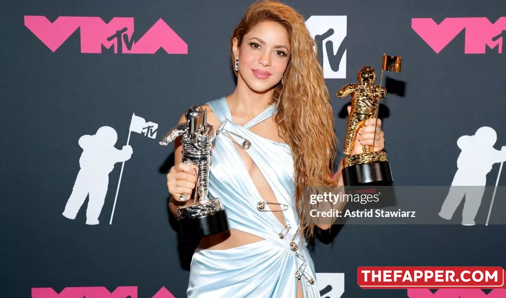 Shakira  Onlyfans Leaked Nude Image #d5dTncx05k