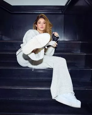 Shakira #mnugnJf6Op