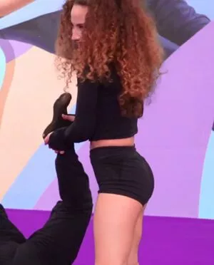 Sofie Dossi #5oybEVexuK