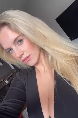Sophie #B4pV90Hfzg
