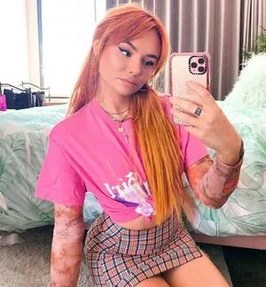 Talia Mar #9HB52IX17c