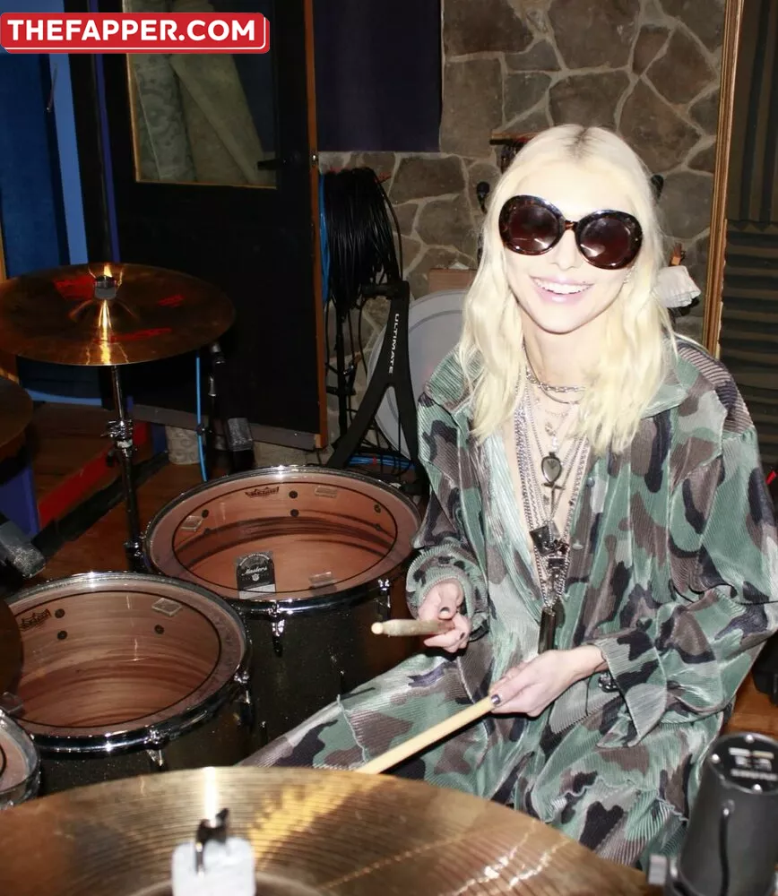 Taylor Momsen  Onlyfans Leaked Nude Image #1klWltwoyA