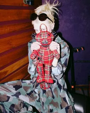 Taylor Momsen #8qKoktKQza