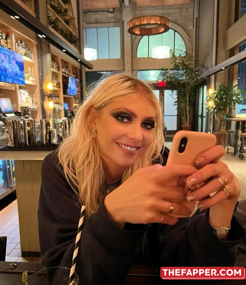 Taylor Momsen  Onlyfans Leaked Nude Image #9AUoJe0ARx