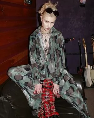 Taylor Momsen #PHTMw2AIm4